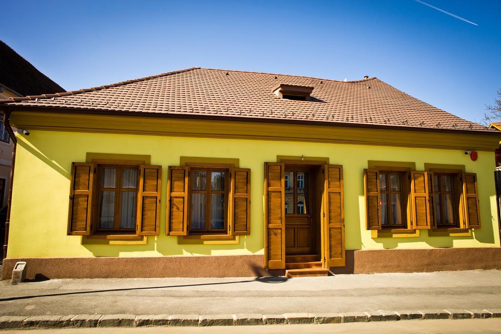 Pensiunea Kant Сибиу Экстерьер фото